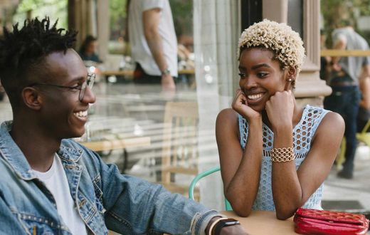 Hidden signs a woman likes you [Health]