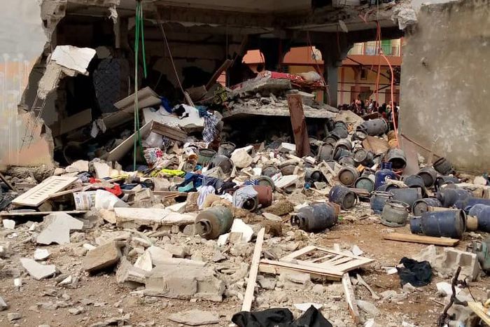 Un depôt de vente explose