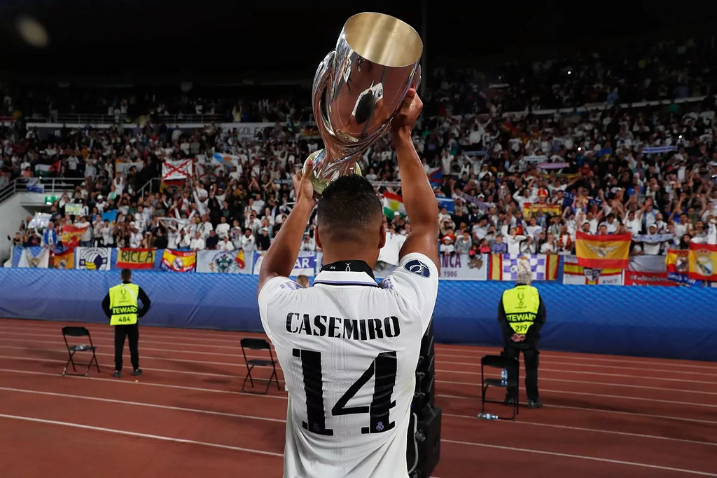 Casemiro jubile avec la super coupe d'europe