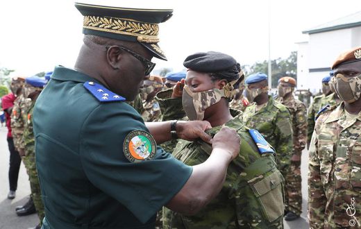 Décoration des soldats ivoiriens