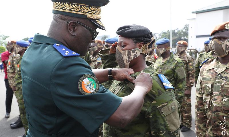 Décoration des soldats ivoiriens