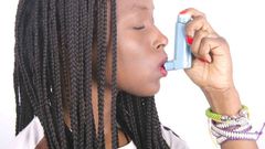 Une personne faisant de l'asthme