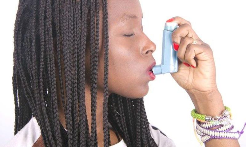 Une personne faisant de l'asthme