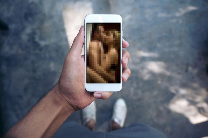 Revenge porn is a criminal offence [Cosmopolitan]