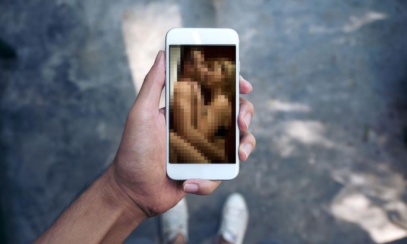 Revenge porn is a criminal offence [Cosmopolitan]