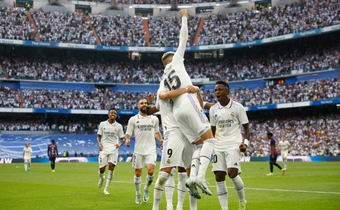 Les joueurs du Réal de Madrid jubilent après le deuxième but de Valverde