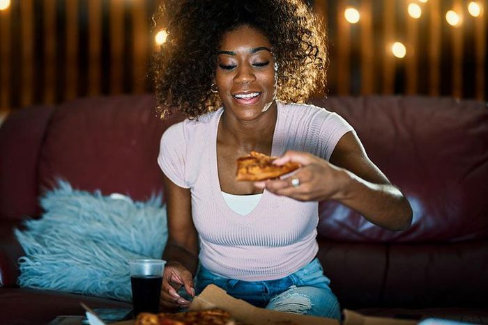 Late night eating [Xeonline.net]