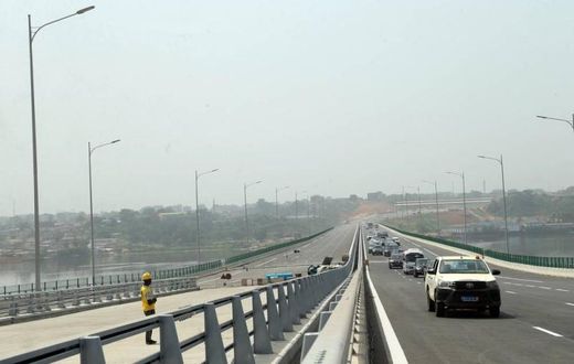 Le 4e pont partiellement ouvert