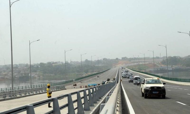 Le 4e pont partiellement ouvert
