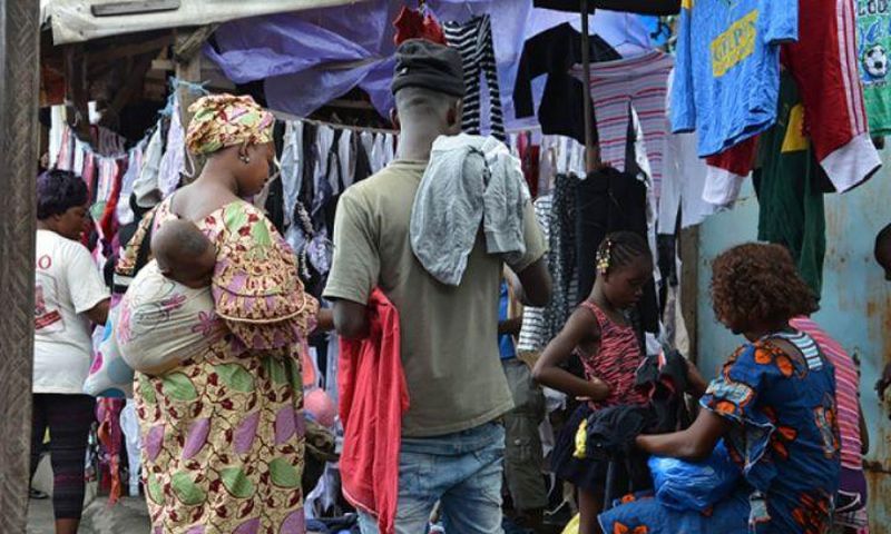 La friperie à Abidjan, marché de Belleville
