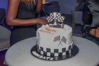 Red Bull célèbre la victoire de Verstappen avec des passionnés de Formule 1 à Abidjan