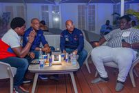 Red Bull célèbre la victoire de Verstappen avec des passionnés de Formule 1 à Abidjan