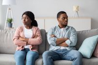 Un couple qui fait la tête/Shutterstock / Prostock-studio