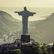 Le Christ Rédempteur se tient à 710 mètres au-dessus de Rio de Janeiro, sur la colline du Corcovado.