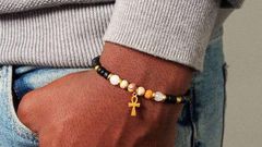 Bracelet avec un pendentif croix ankh