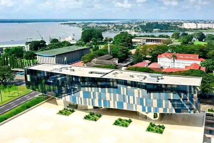 Le Palais Présidentiel d’Abidjan ou l'un des premiers édifices ivoiriens au coût onéreux