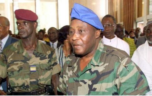Général Guéï' joueurs ivoiriens dans un camp militaire