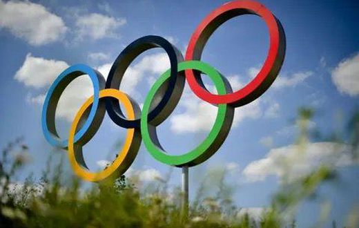Les anneaux Olympiques à l'Olympic Park de Londres, le 22 juillet 2012