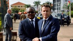 Umaro Sissoco Embalo, le président de la Guinée Bissau et Emmanuel Macron, le président de la France