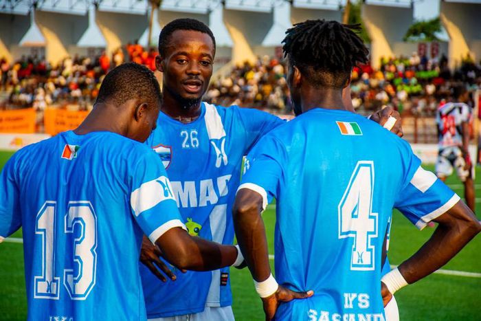 Des joueurs de Lys Sassandra