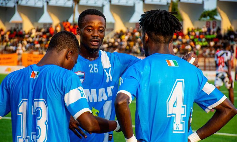 Des joueurs de Lys Sassandra