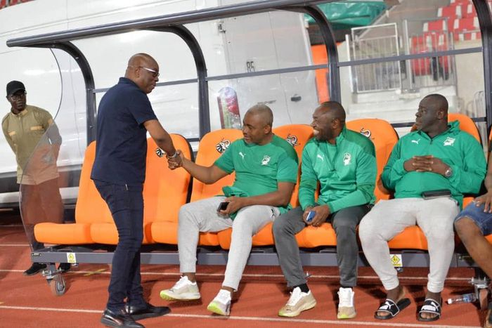 Les ex internationaux et le président de la FIF Yacine Idriss Diallo