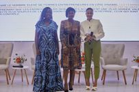 De gauche à droite : Khetyan Carius, Shayden, Rayana Assi, panélistes et modératrice lors de la 3e édition de Bold Conversations Abidjan