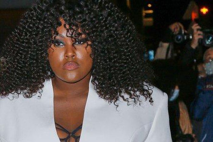 Yseult Onguenet lors du défilé Balmain de la Fashion Week, à Paris, le 30 septembre 2020