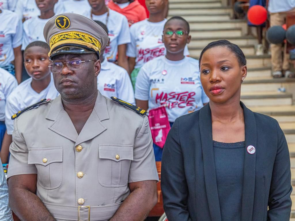 Le sous-préfet central et la Directrice de DynexcAfrica, Fognon Maimouna