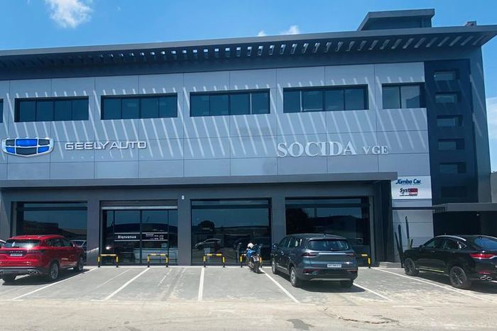 Image façade Geely pour cover