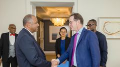 Patrick Achi, Premier Ministre ivoirien et Nick Clegg, Président des affaires globales de l’entreprise Meta
