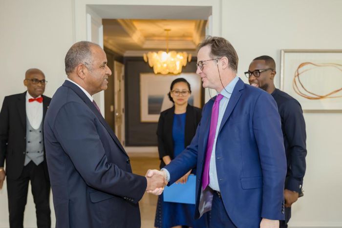 Patrick Achi, Premier Ministre ivoirien et Nick Clegg, Président des affaires globales de l’entreprise Meta