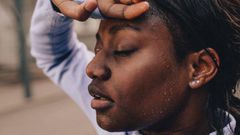 Une personne souffrant des effets de la chaleur