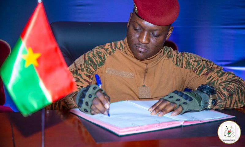 Le Burkina Faso prolonge la transition militaire de 5 années