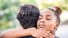 Dépression et relations amoureuses : Comment aider un proche à surmonter la douleur