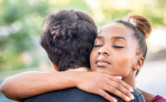 Dépression et relations amoureuses : Comment aider un proche à surmonter la douleur