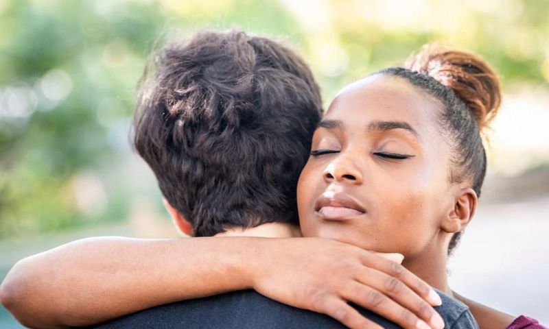Dépression et relations amoureuses : Comment aider un proche à surmonter la douleur