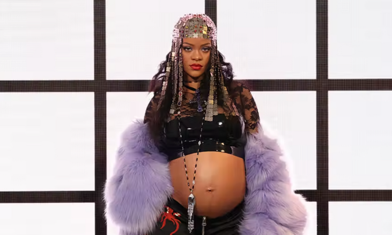 rihanna après son accouchement