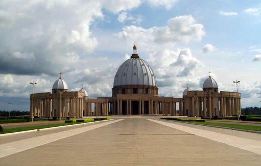 Basilique Notre-Dame de la Paix Yamoussoukro / Wiki Commons