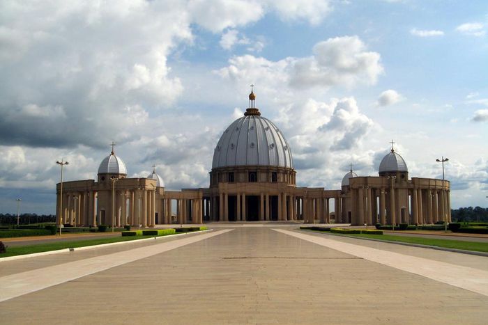 Basilique Notre-Dame de la Paix Yamoussoukro / Wiki Commons
