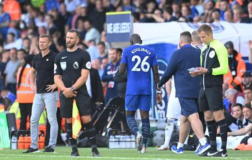 Kalidou Koulibaly expulsé contre leeds United