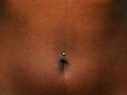Prenez soin de votre piercing/Serge Krouglikoff/Getty Images