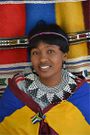 Une femme portant un collier aux perles Ndebele