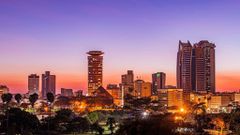La ville de Nairobi la nuit/Antony Trivet