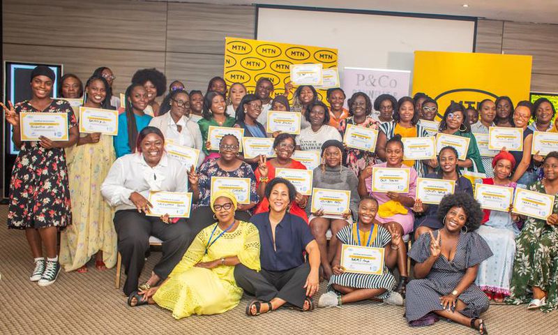 Les participantes avec leurs attestations