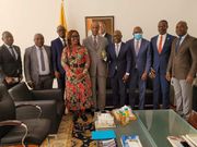 Blé Goudé à sa remise de passeport/Blé Goudé