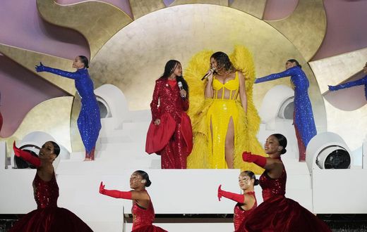 Beyonc and daughter Blue Ivy Carter perform on stage headlining the Grand Reveal of Dubais newest luxury hotel, Atlantis The Royal on January 21, 2023 in Dubai, United Arab Emirates.Kevin Mazur/Getty Images for Atlantis The Royal