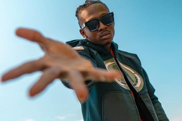 Le danseur et maintenant chanteur T45