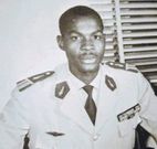 Le Général Ouassénan, jeune dans sa tenue de gendarme