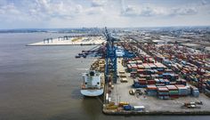 Le port d'Abidjan/Dr